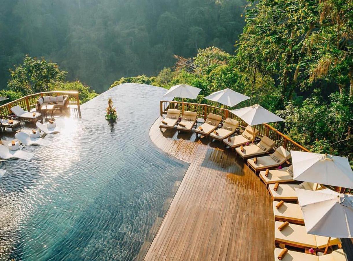Hanging Gardens, Bali. Esta fantasía balinesa es una gota de lujo en el centro de los bosques de Indonesia. En el resort, famosos y millonarios de todo pelaje disfrutan de sus vacaciones y la intimidad que les brinda el complejo