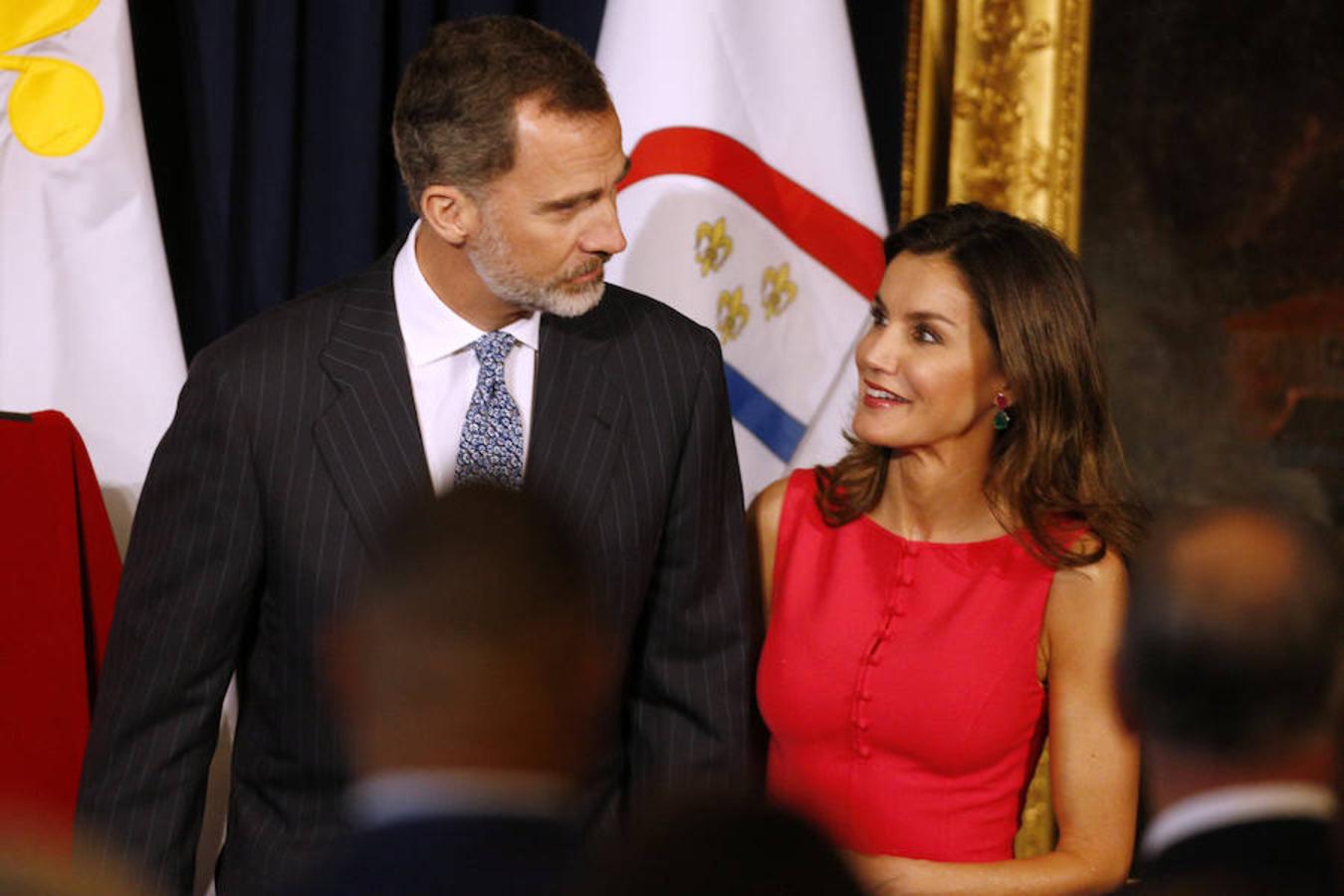 Don Felipe y Doña Letizia, minutos antes de la ceremonia de bienvenida en Luisiana. 