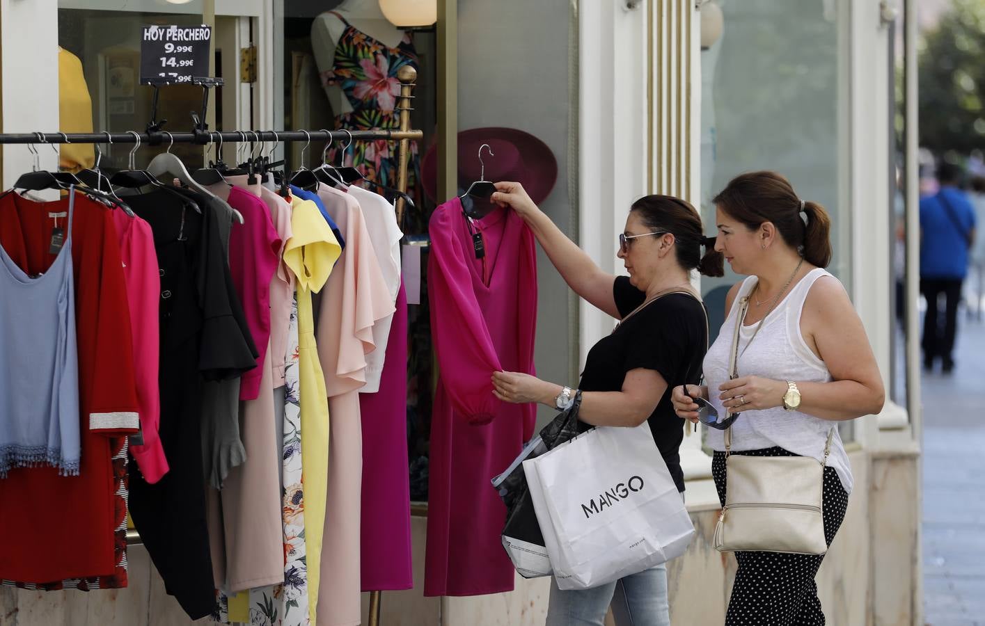 En imágenes, la «pretemporada» de rebajas en Córdoba