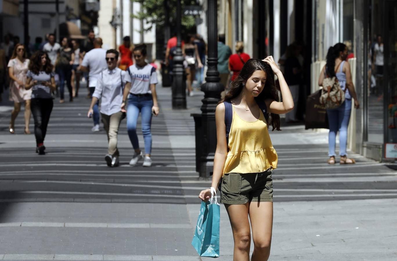 En imágenes, la «pretemporada» de rebajas en Córdoba