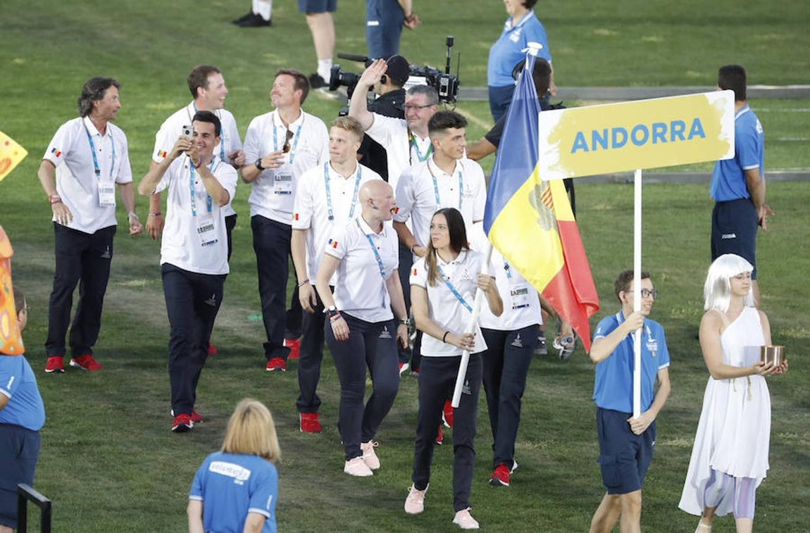 La delegacion andorrana desfila durante la inauguración de los XVIII Juegos Mediterráneos Tarragona 2018.. 