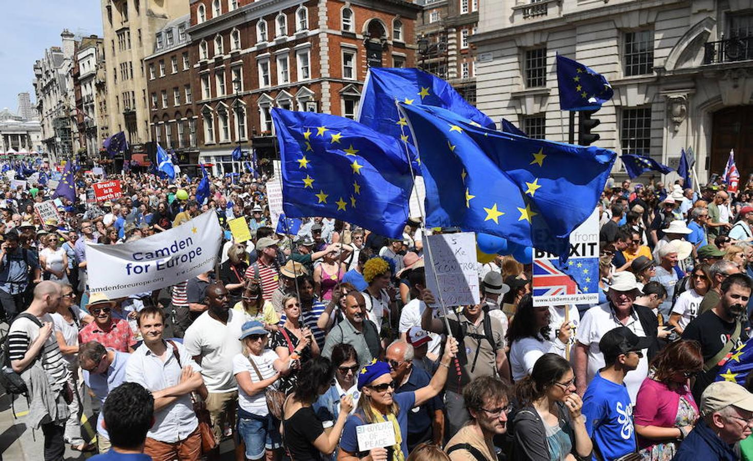 Manifestación anti-Brexit. Decenas de miles de personas se manifestaron en Londres el sábado para pedir una segunda votación sobre la salida de Gran Bretaña de la Unión Europea