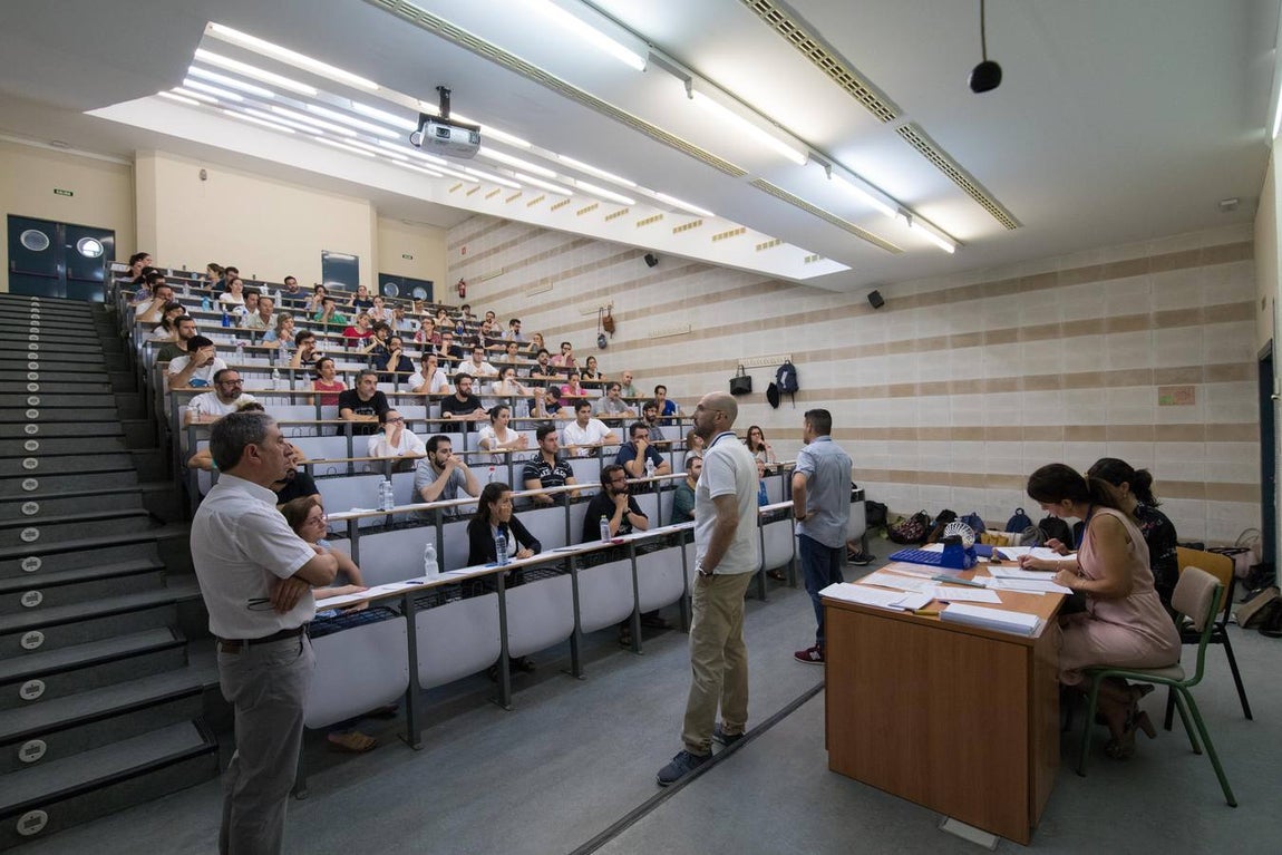 Las oposiciones a Secundaria en Córdoba, en imágenes