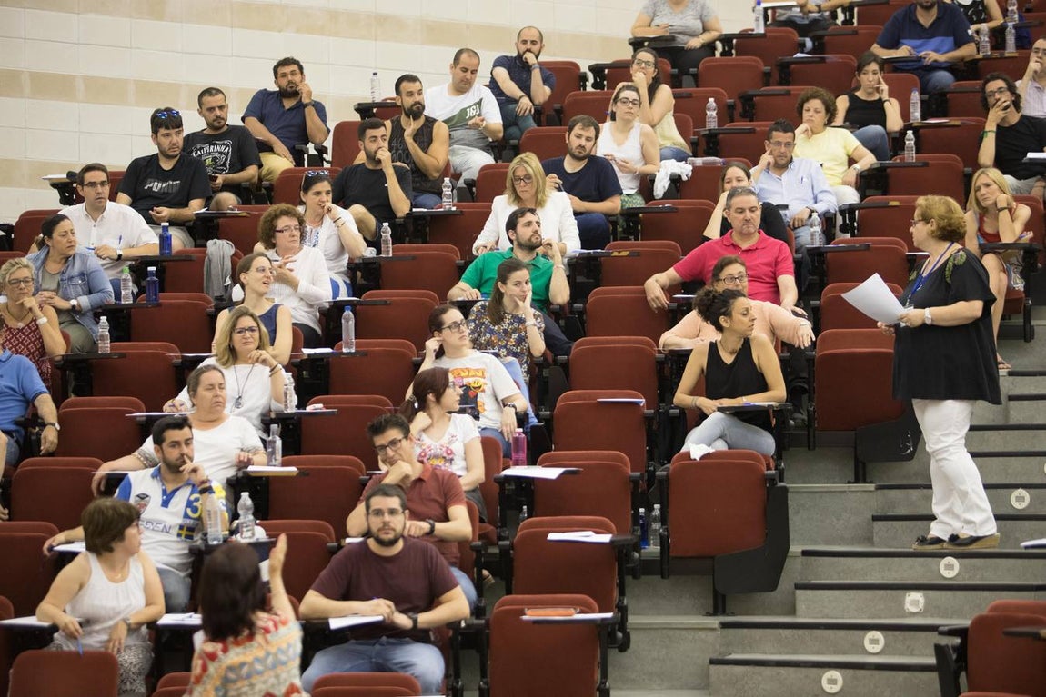 Las oposiciones a Secundaria en Córdoba, en imágenes