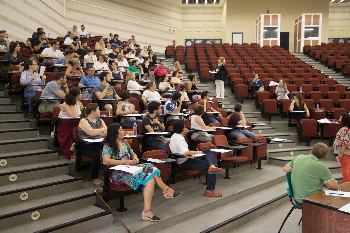 Las oposiciones a Secundaria en Córdoba, en imágenes