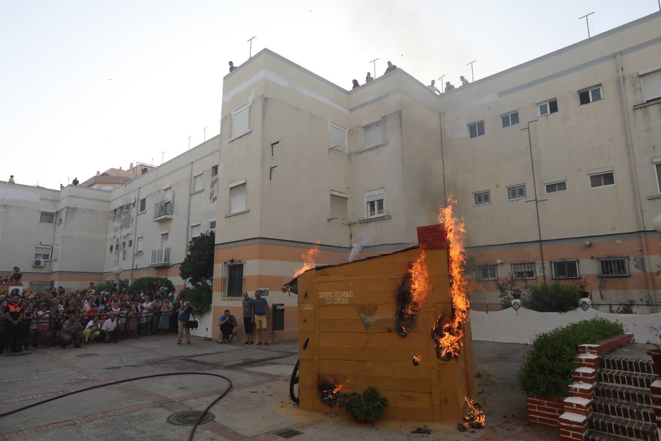 La tradición y el fuego marcan los Juanillos