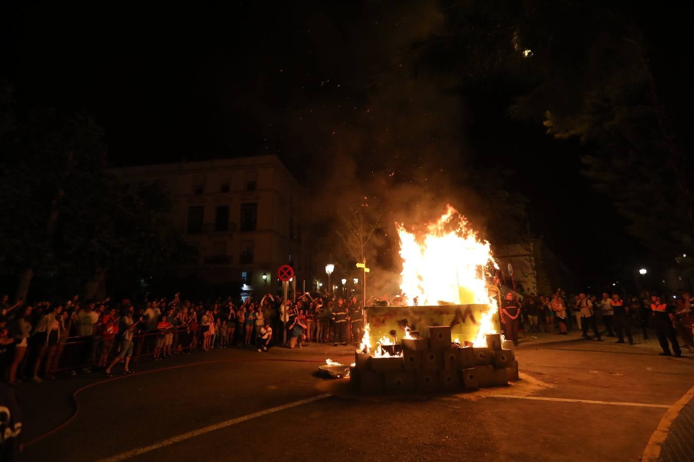 La tradición y el fuego marcan los Juanillos