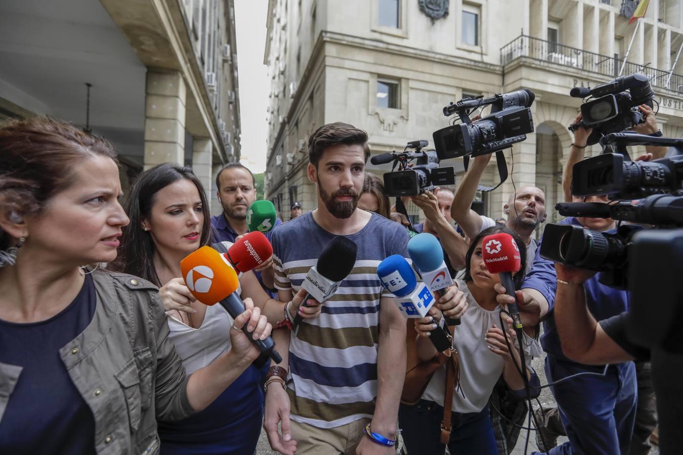 Fotogalería: Los miembros de la Manada acuden al juzgado