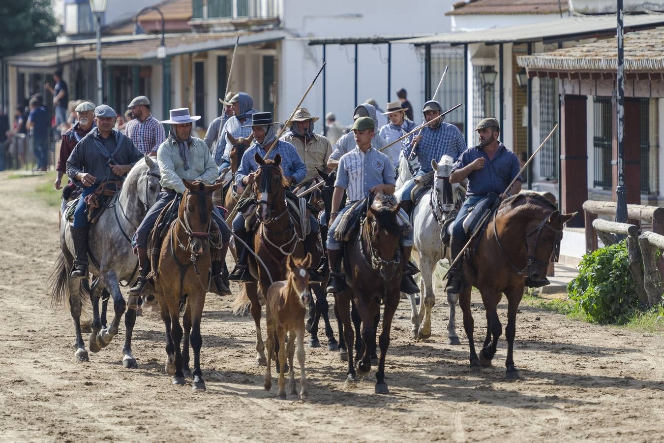 Galería: la tradicional saca de las yeguas y su llegada al Rocío