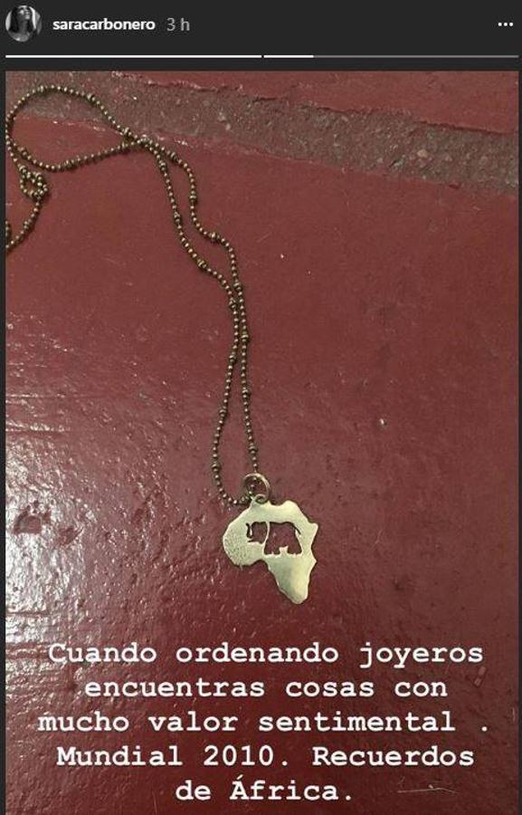 Sara Carbonero. En el contexto del Mundial de Rusia 2018, la periodista se pone nostálgica recondando el campeonato de 2010 en África. Para muestra, este bonito colgante con la forma del continente