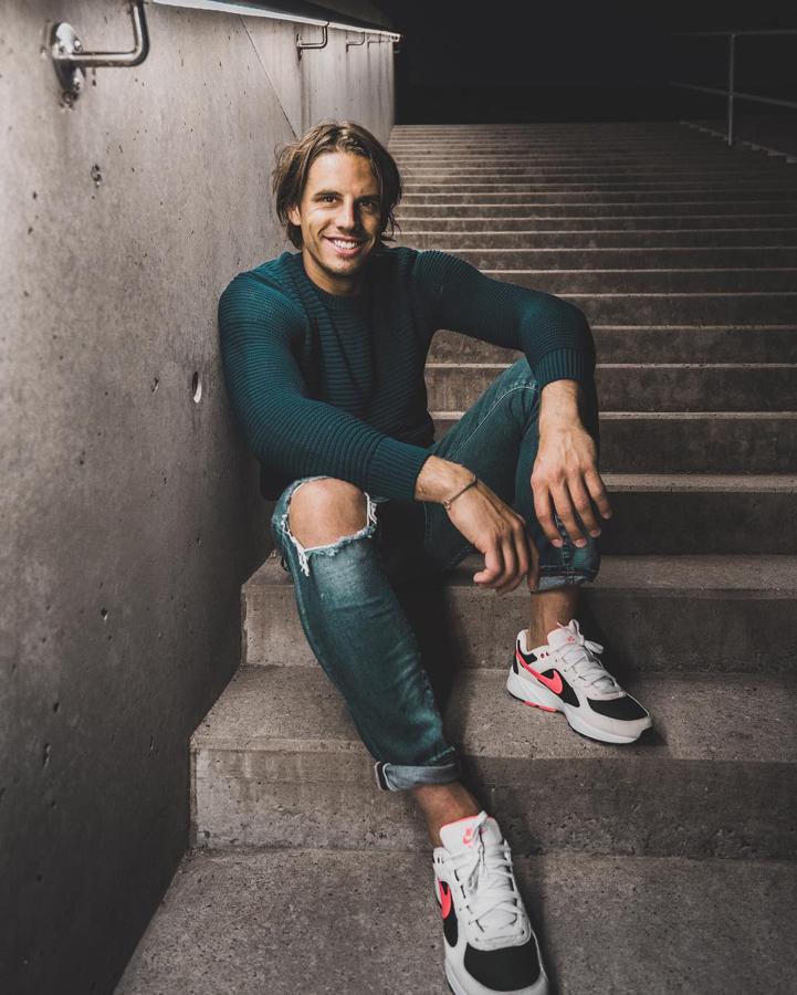 Yann Sommer. Su faceta de modelo fotográfico para varias publicaciones y en su perfil Instagram bien podría ser un oficio exitoso también para el futbolista si decide cambiar de vida. Aunque a veces abusa de la ropa excesivamente ajustada, los básicos son sus grandes aliados en el día a día y sabe lucirlos como pocos.