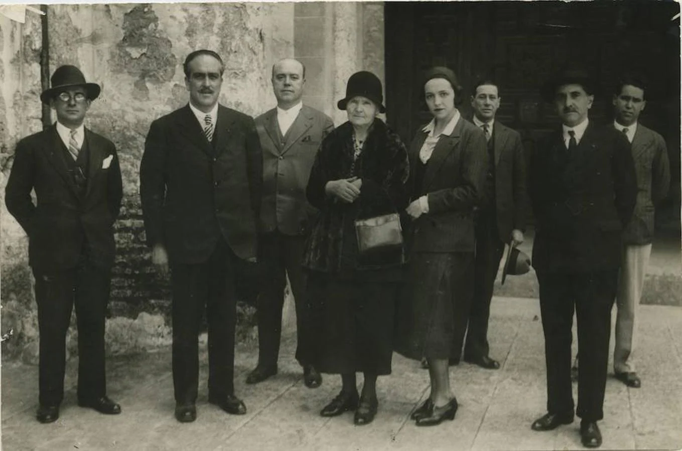 Marie Curie en Córdoba. La científica Marie Curie en su visita a la Mezquita de Córdoba , acompañada del alcalde