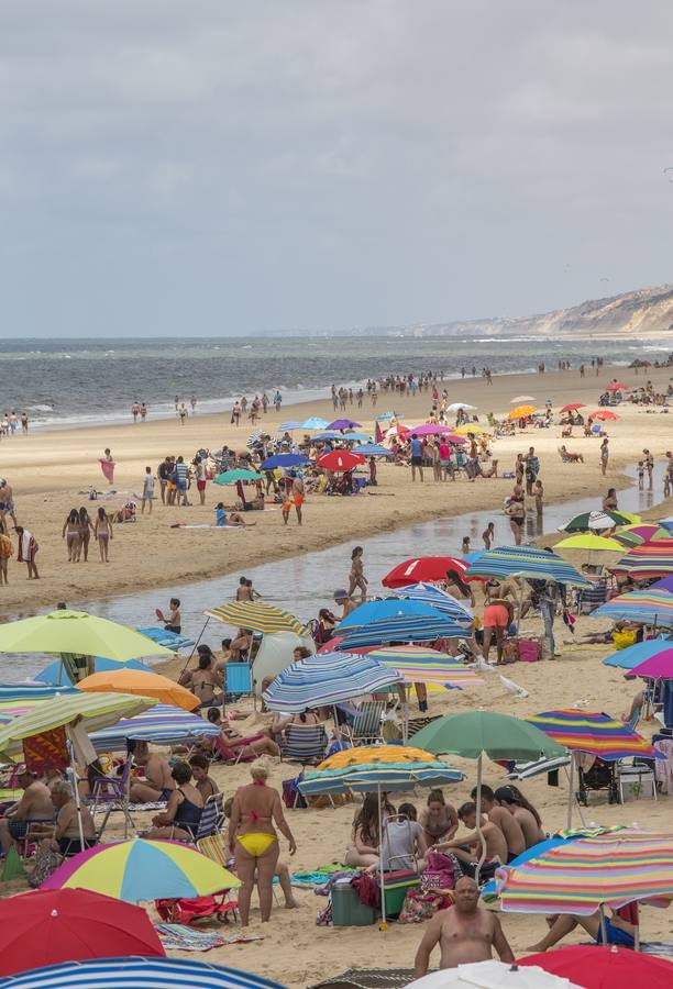 Primeros días de julio en la playa de Matalascañas