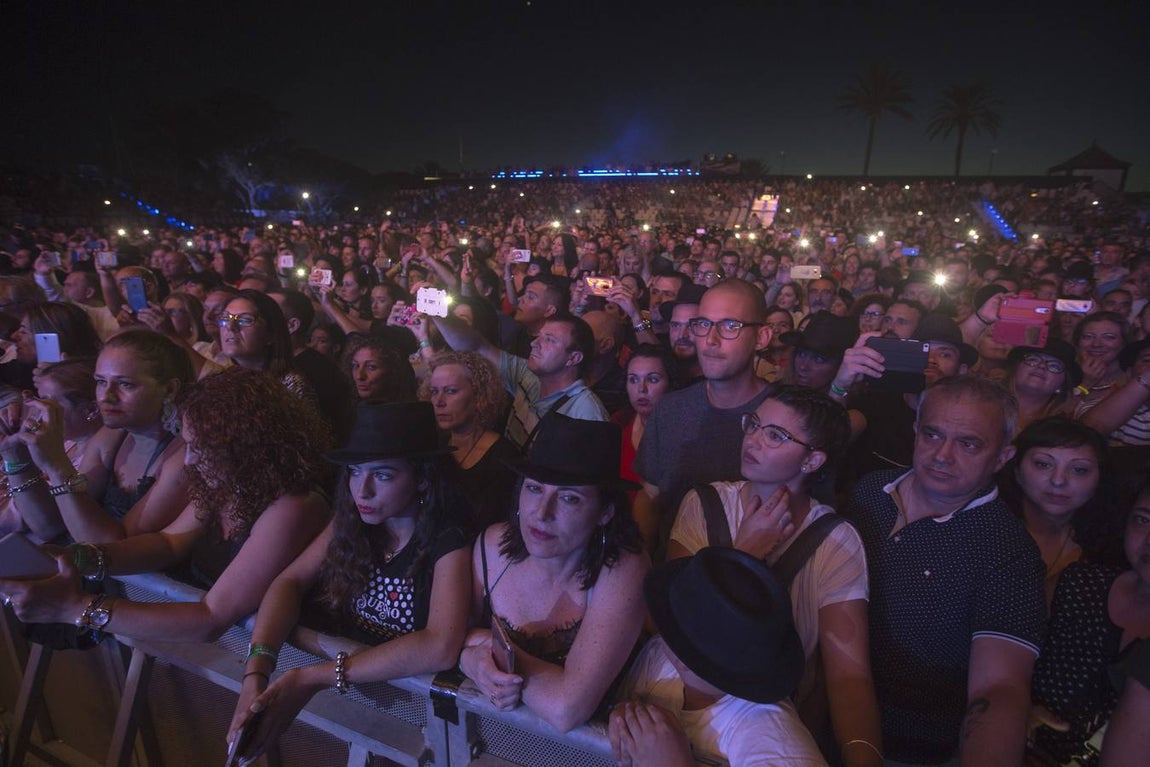 Las imágenes que dejó el concierto de El Barrio en Chiclana