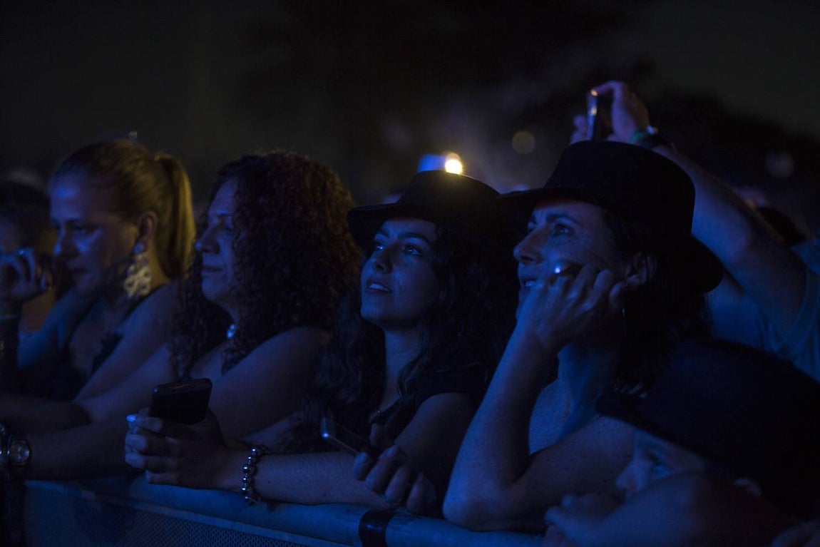 Las imágenes que dejó el concierto de El Barrio en Chiclana
