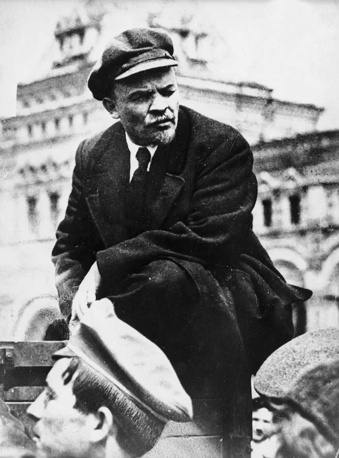 Lenin en un mitin en mayo de 1919. 