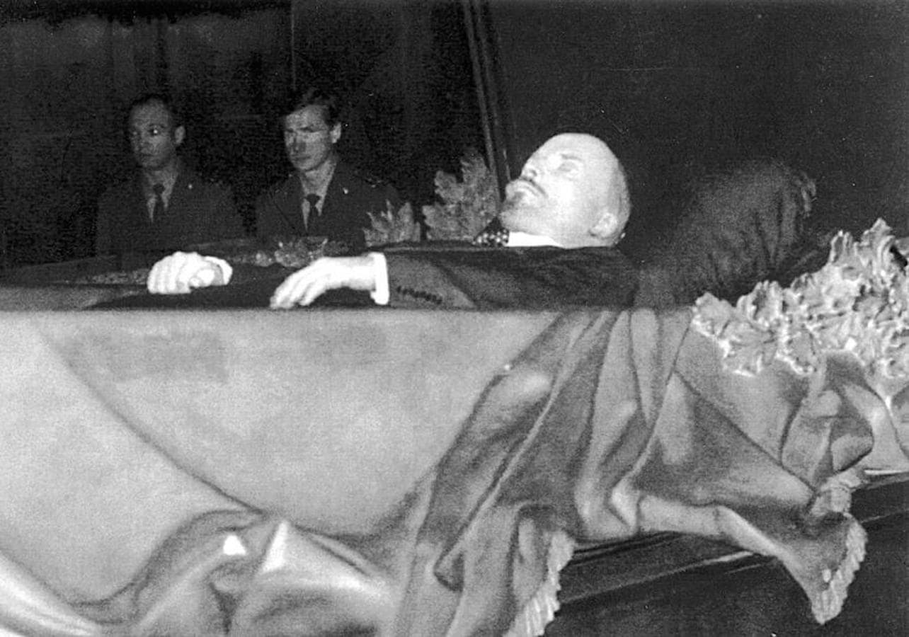 El cadáver embalsamado de Lenin. 
