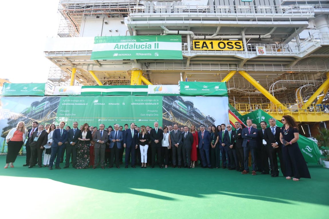 Navantia entrega la segunda plataforma eólica a Iberdrola