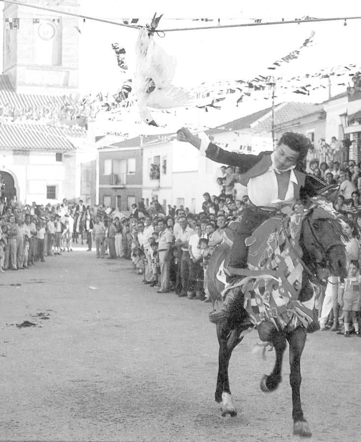 Fiesta en Carpio de Tajo. 2000. 