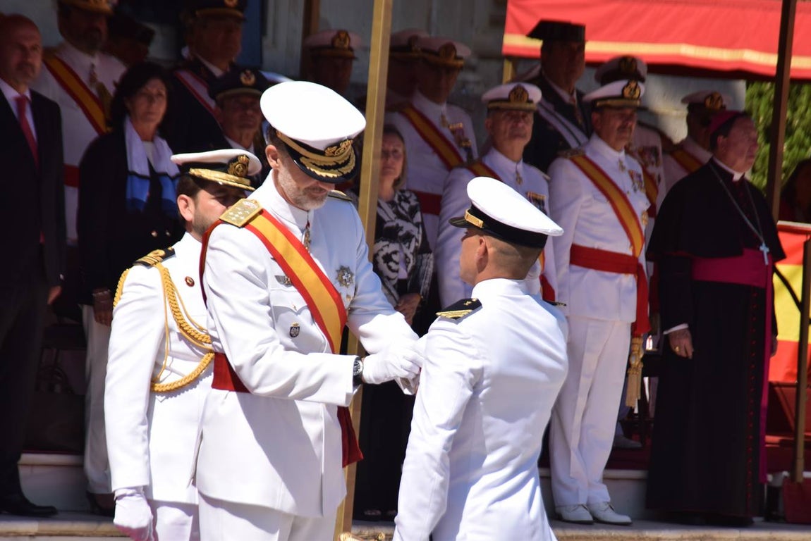 El Rey Felipe VI preside la entrega de Despachos en la Escuela de Suboficiales