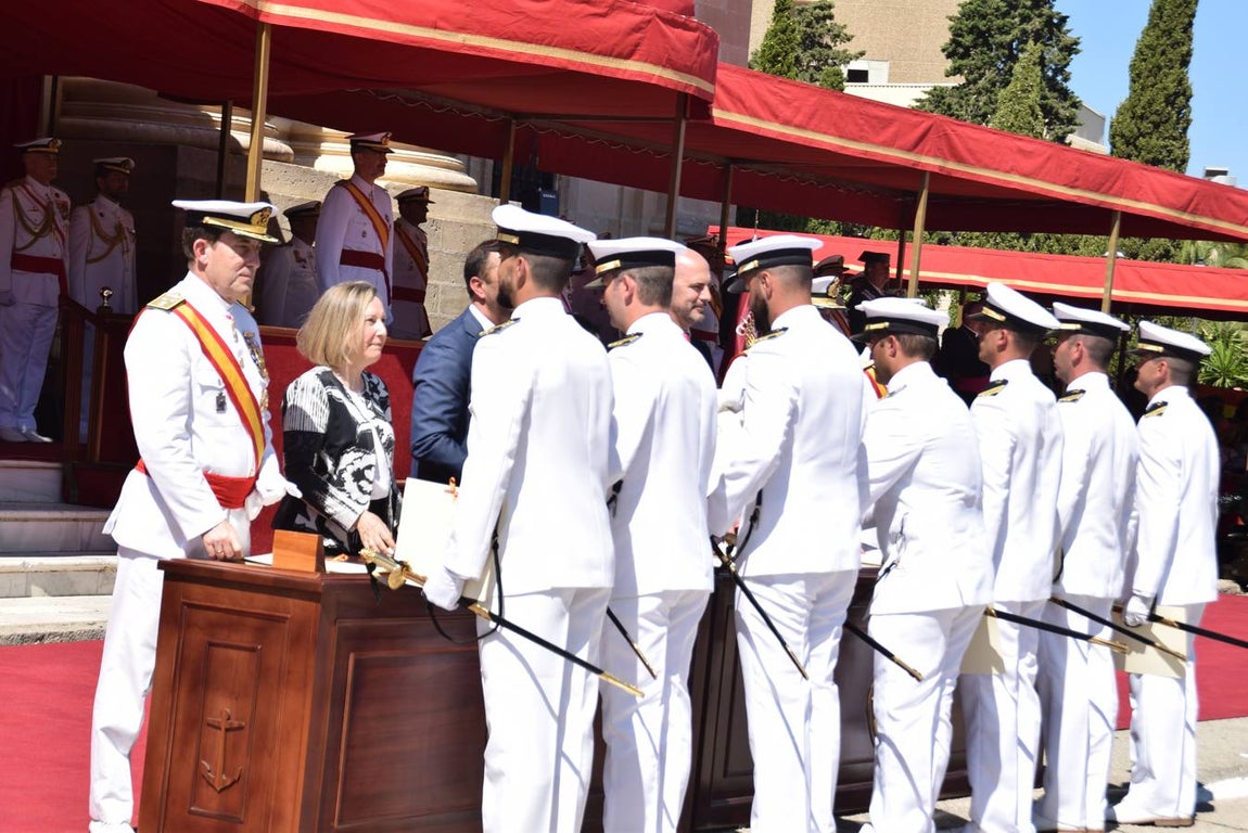 El Rey Felipe VI preside la entrega de Despachos en la Escuela de Suboficiales