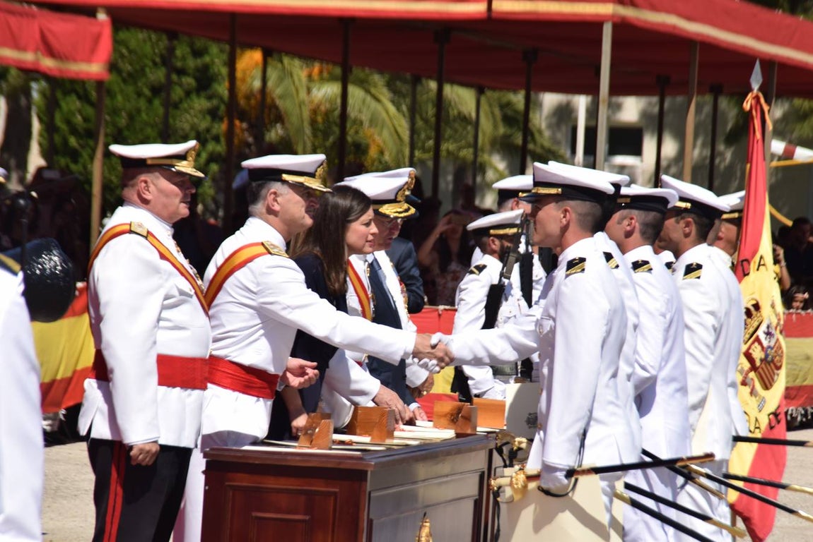 El Rey Felipe VI preside la entrega de Despachos en la Escuela de Suboficiales