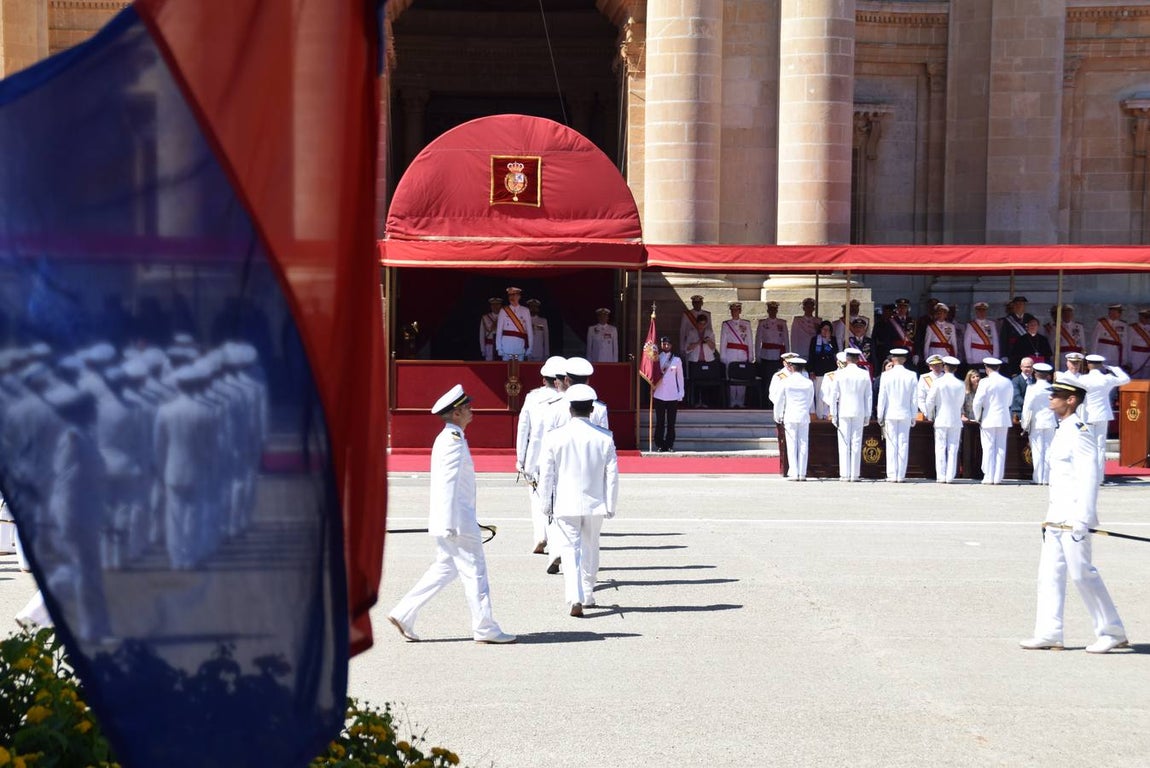 El Rey Felipe VI preside la entrega de Despachos en la Escuela de Suboficiales