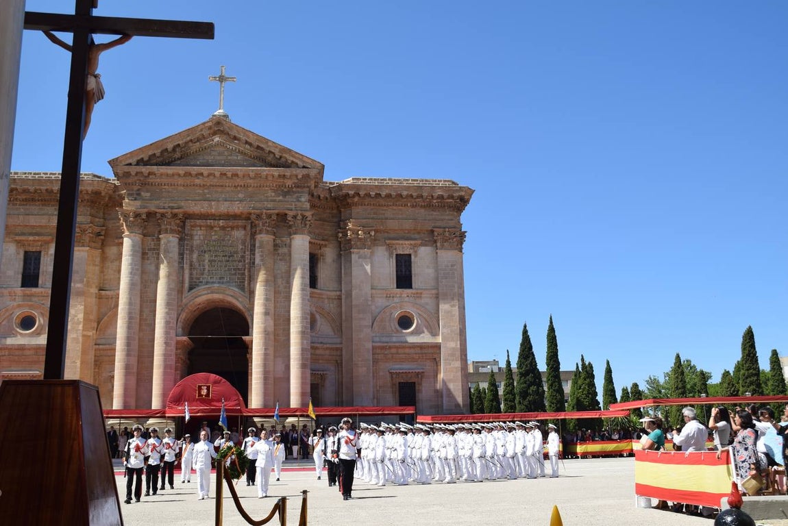 El Rey Felipe VI preside la entrega de Despachos en la Escuela de Suboficiales