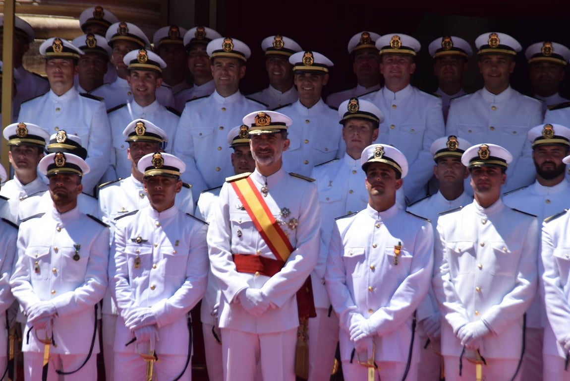 El Rey Felipe VI preside la entrega de Despachos en la Escuela de Suboficiales