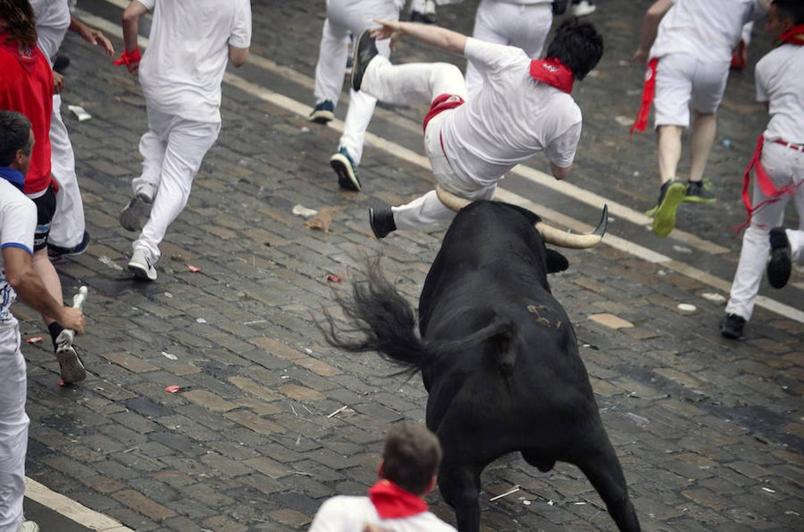 Las mejores imágenes del encierro de San Fermín del 7 de julio