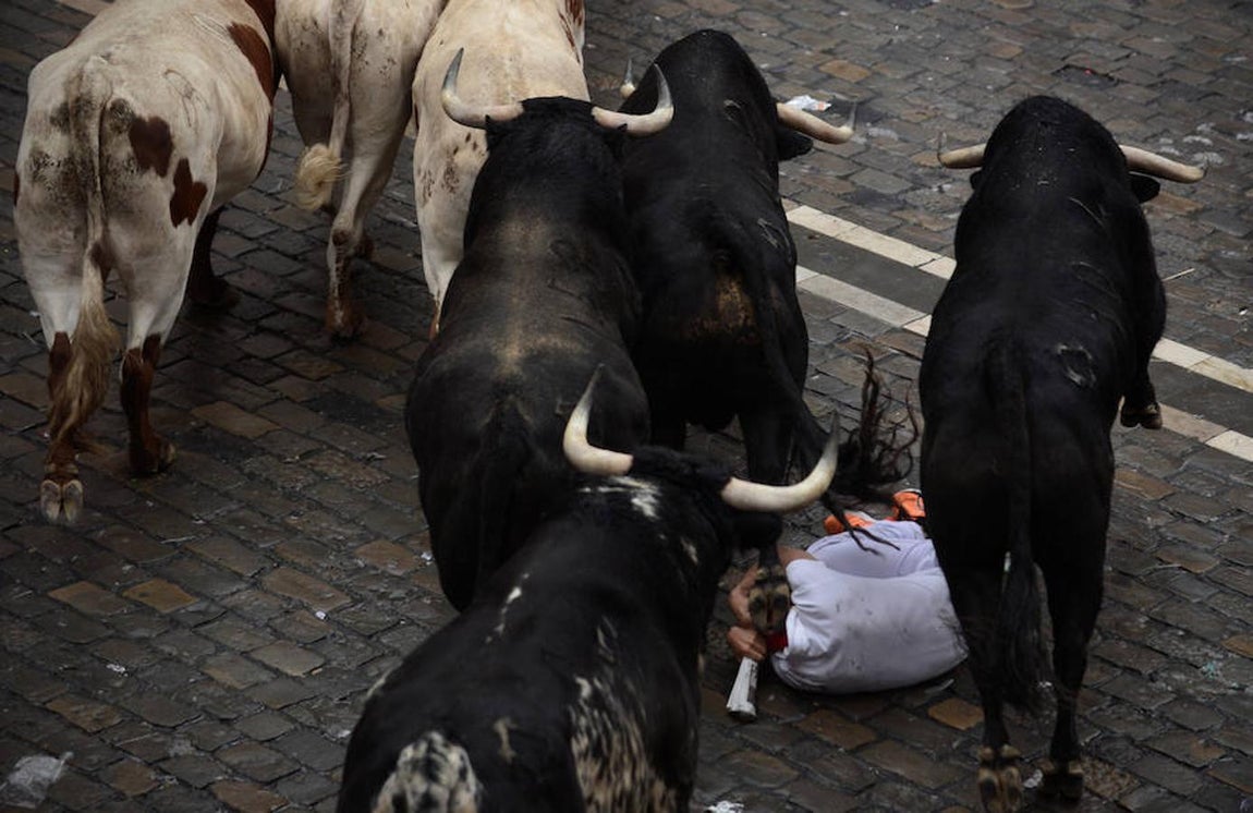 Las mejores imágenes del encierro de San Fermín del 7 de julio