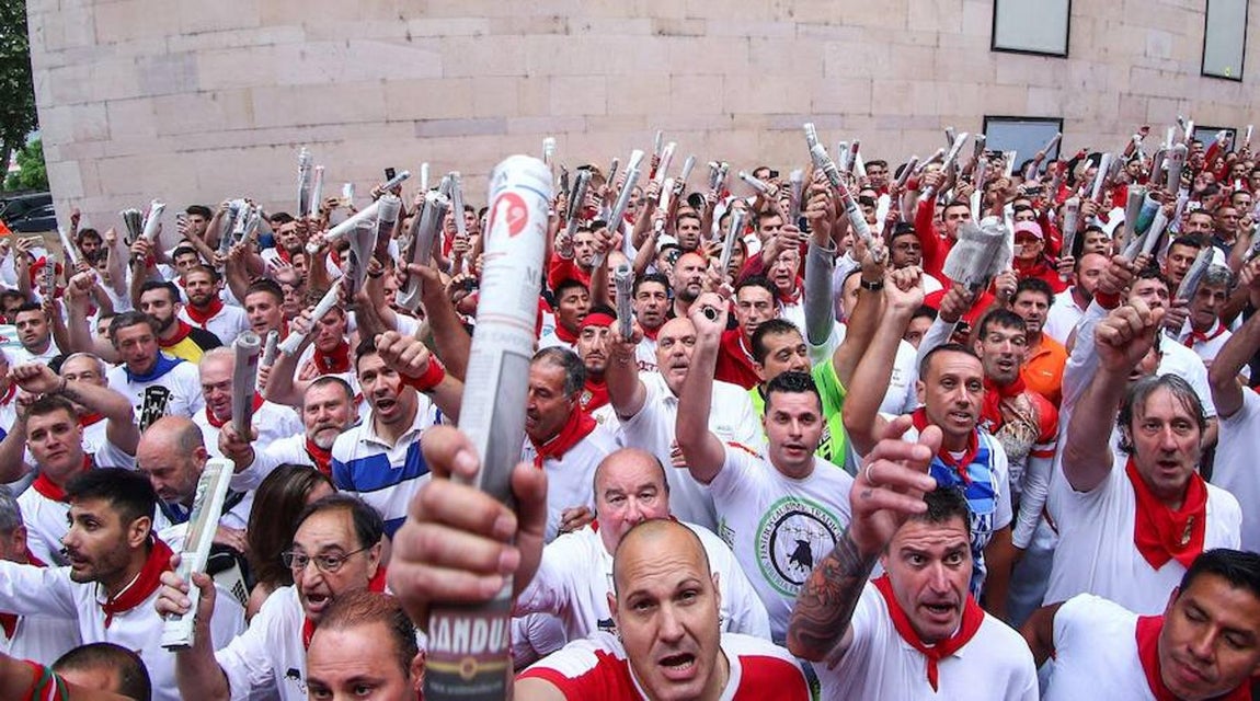 Las mejores imágenes del encierro de San Fermín del 7 de julio