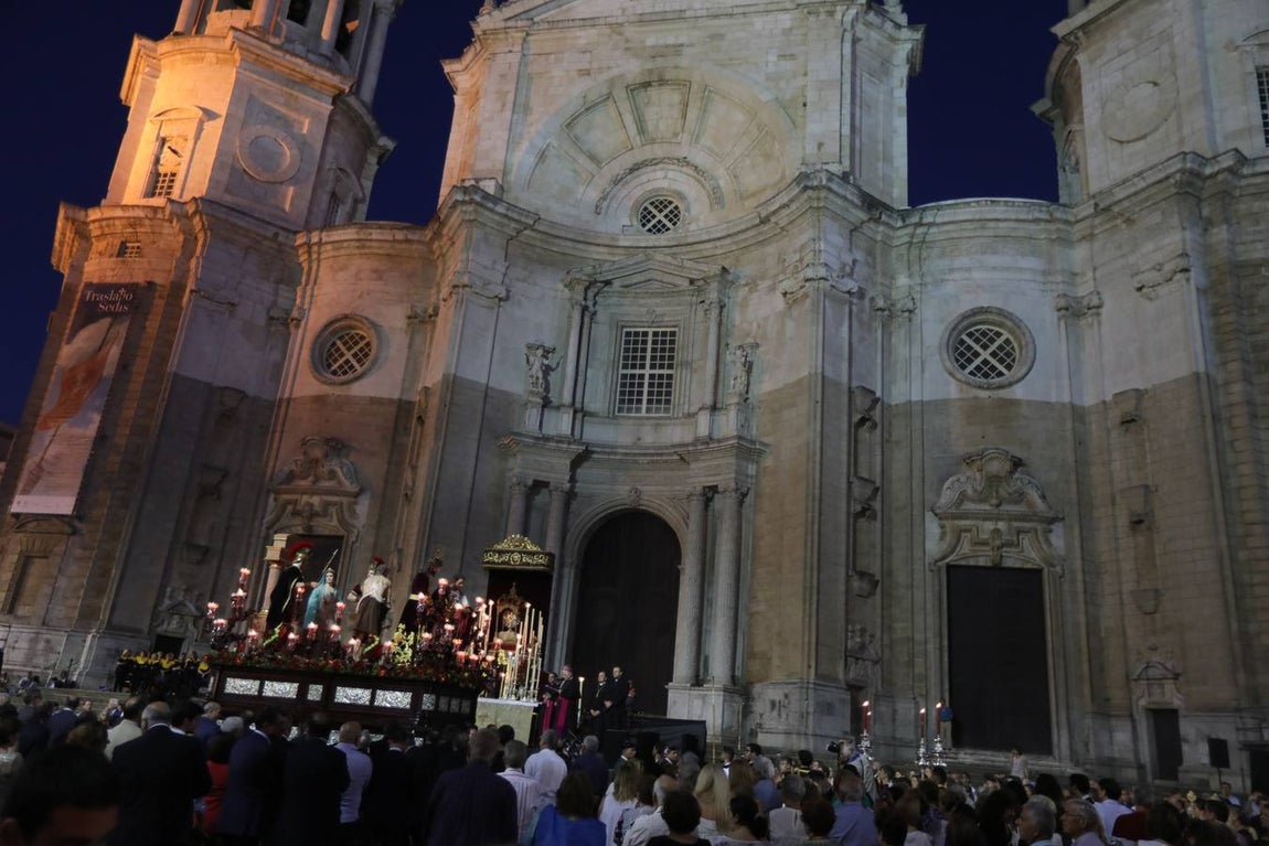 El Vía Crucis diocesano de Cádiz, en imágenes (II)