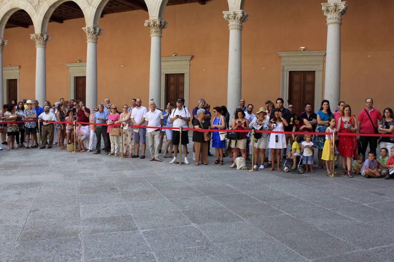 El Baile de la Bandera «toma» el Alcázar de Toledo