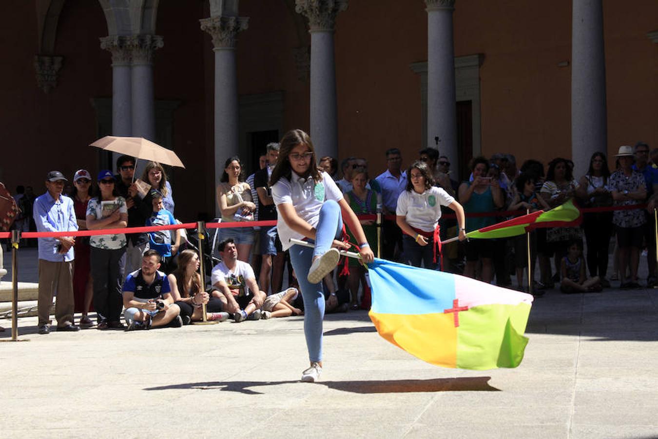 El Baile de la Bandera «toma» el Alcázar de Toledo