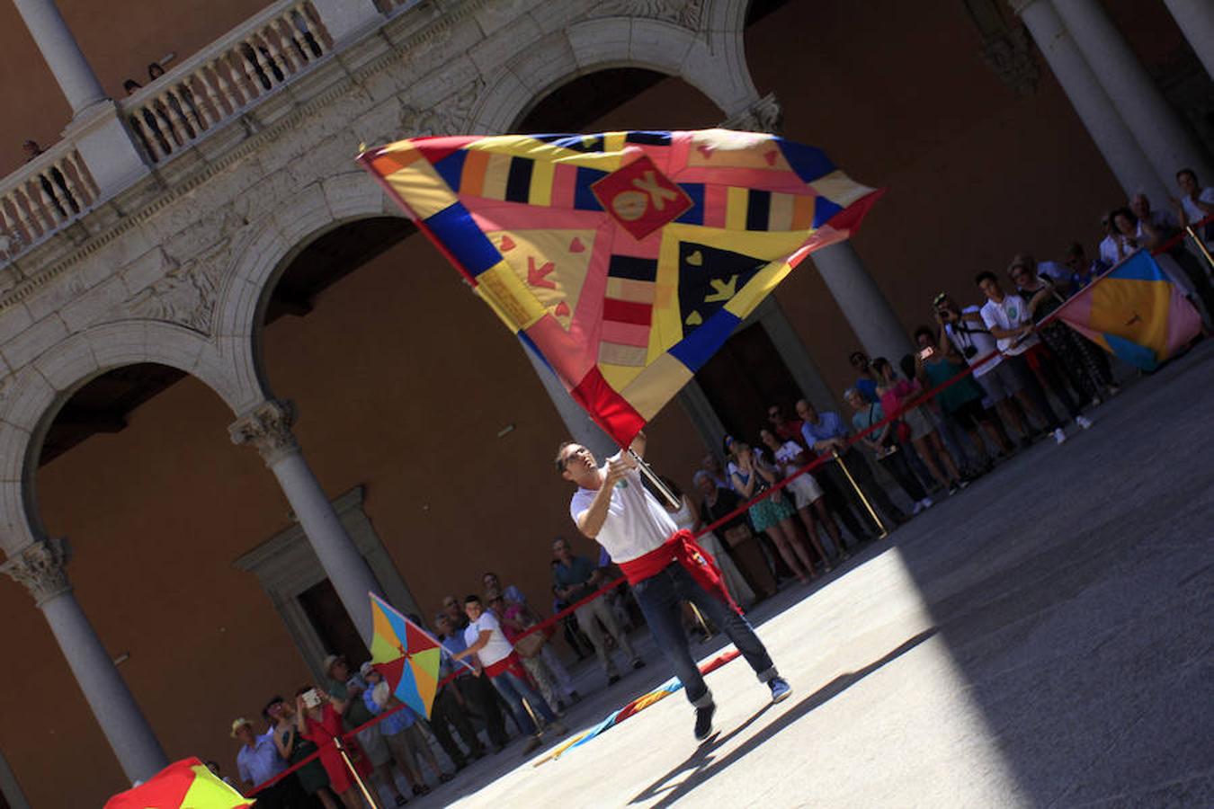 El Baile de la Bandera «toma» el Alcázar de Toledo