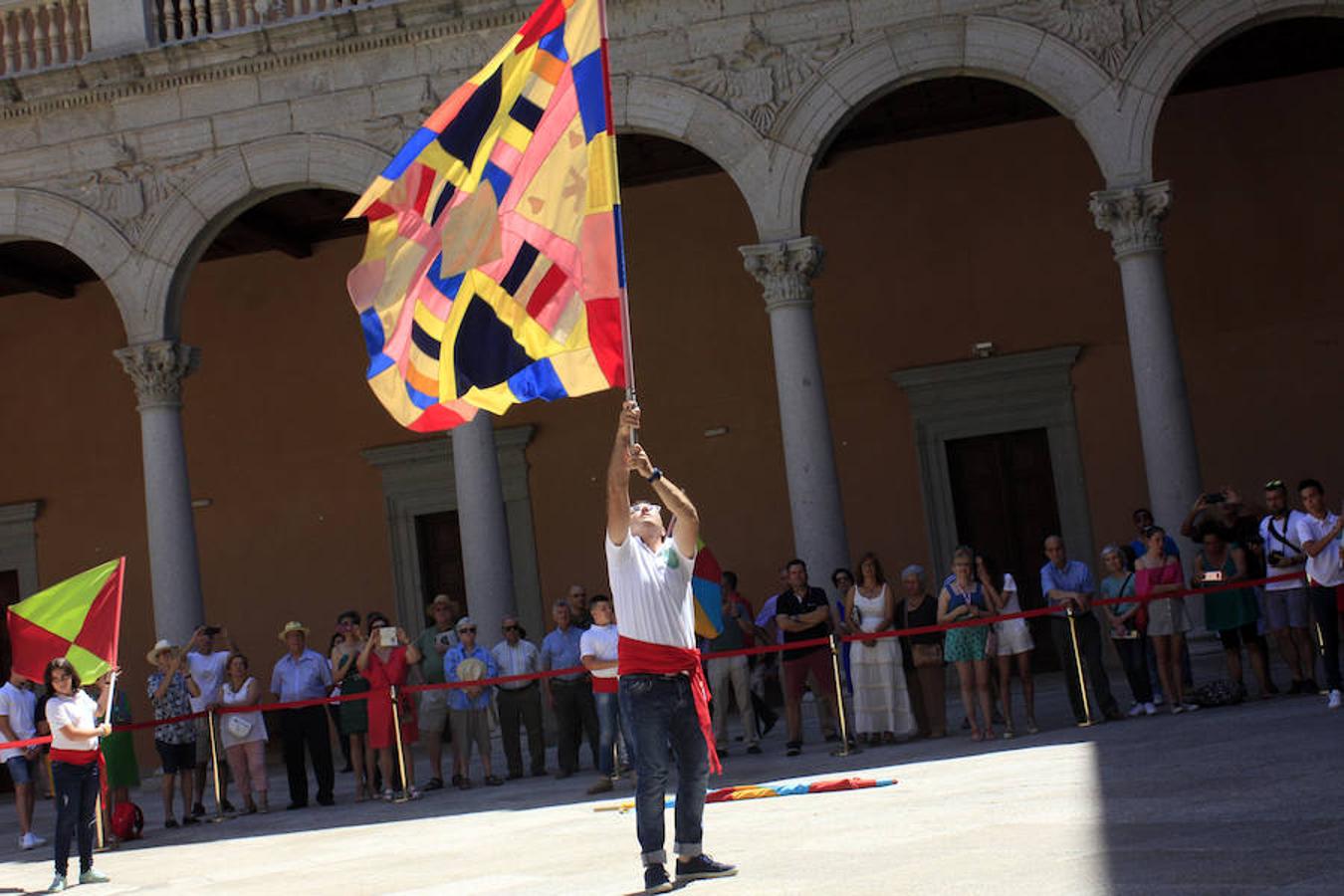 El Baile de la Bandera «toma» el Alcázar de Toledo