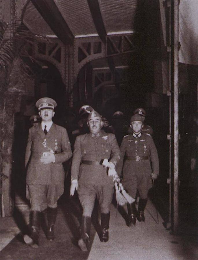 Francisco Franco y Adolf Hitler en Hendaya. 