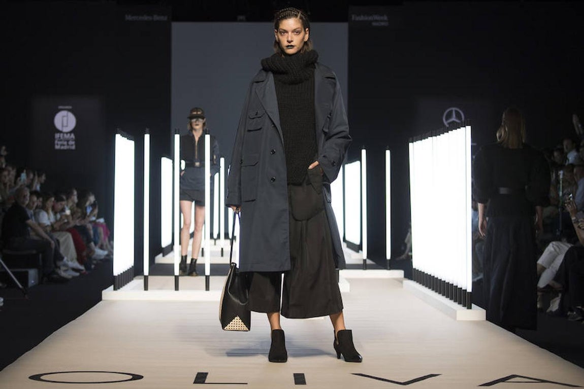 Juanjo Oliva tiñe de negro la moda verde