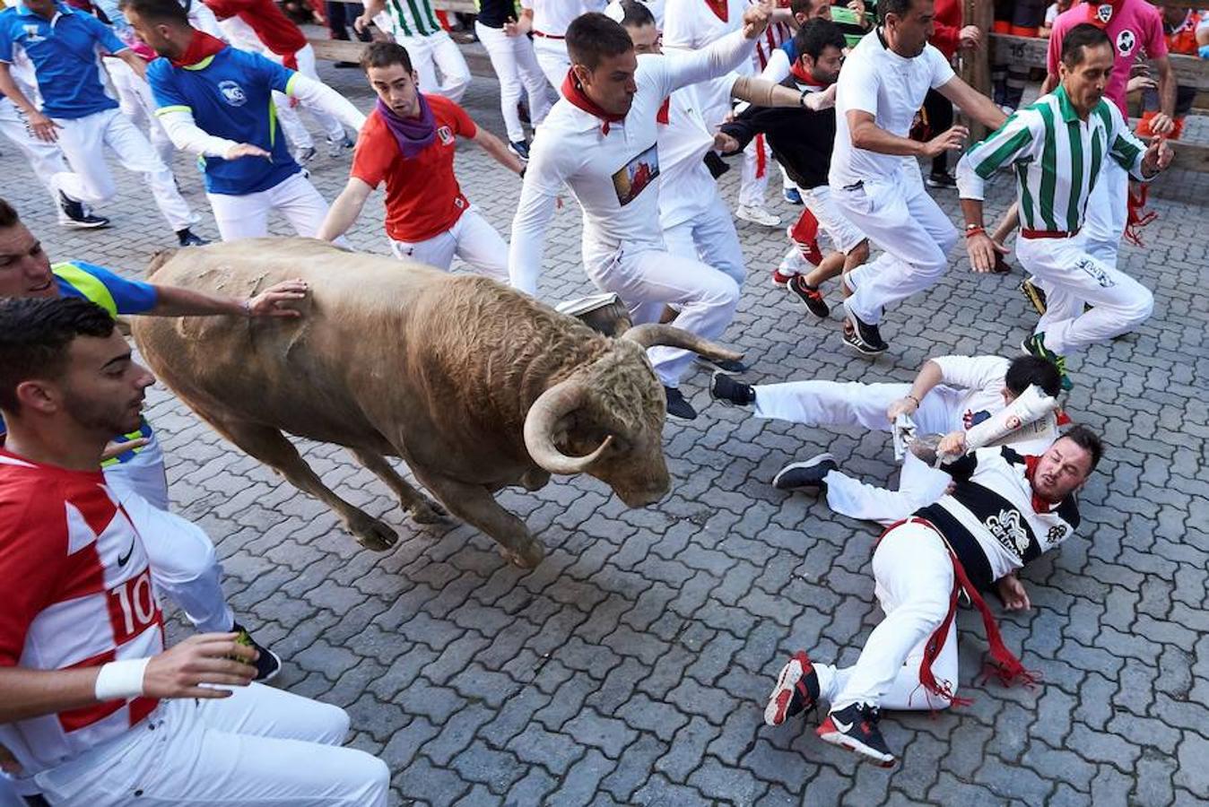 Las mejores imágenes del quinto encierro de San Fermín