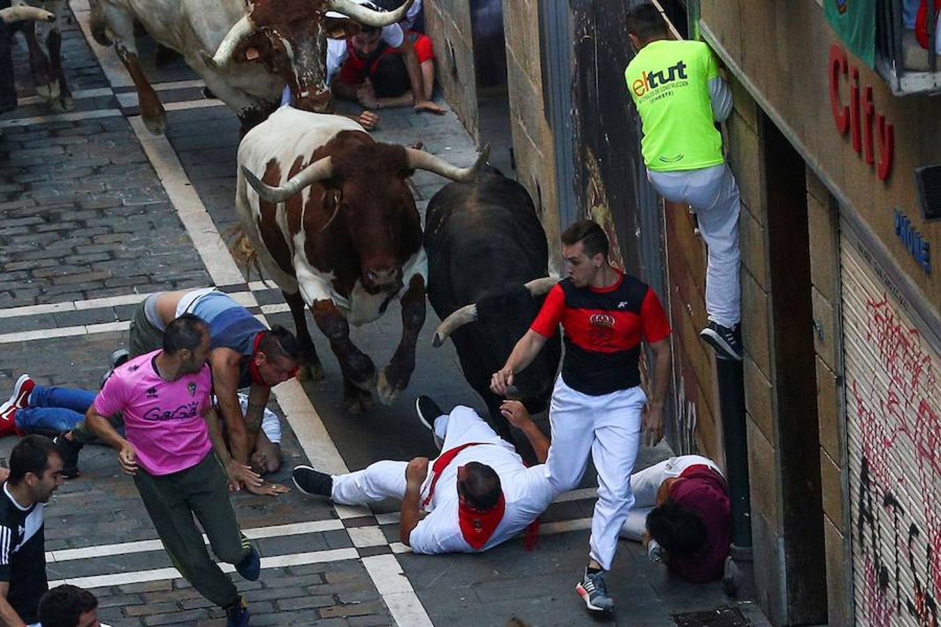 Las mejores imágenes del quinto encierro de San Fermín