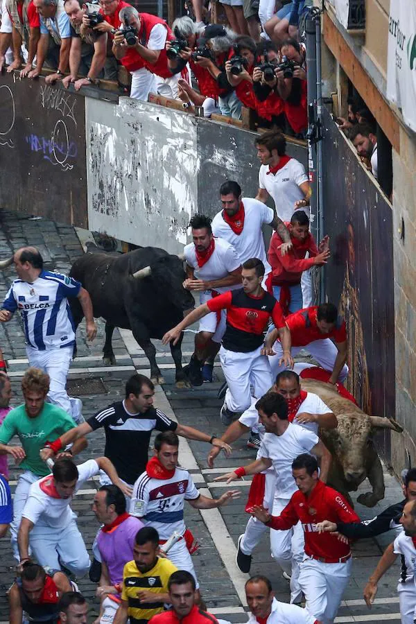 Las mejores imágenes del quinto encierro de San Fermín