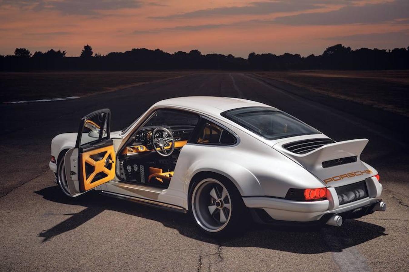 Singer Vehicle Design. DLS es una colaboración inspirada por el cliente con Williams Advanced Engineering y una formación de socios técnicos en busca del Porsche 911 con refrigeración por aire más avanzado del mundo