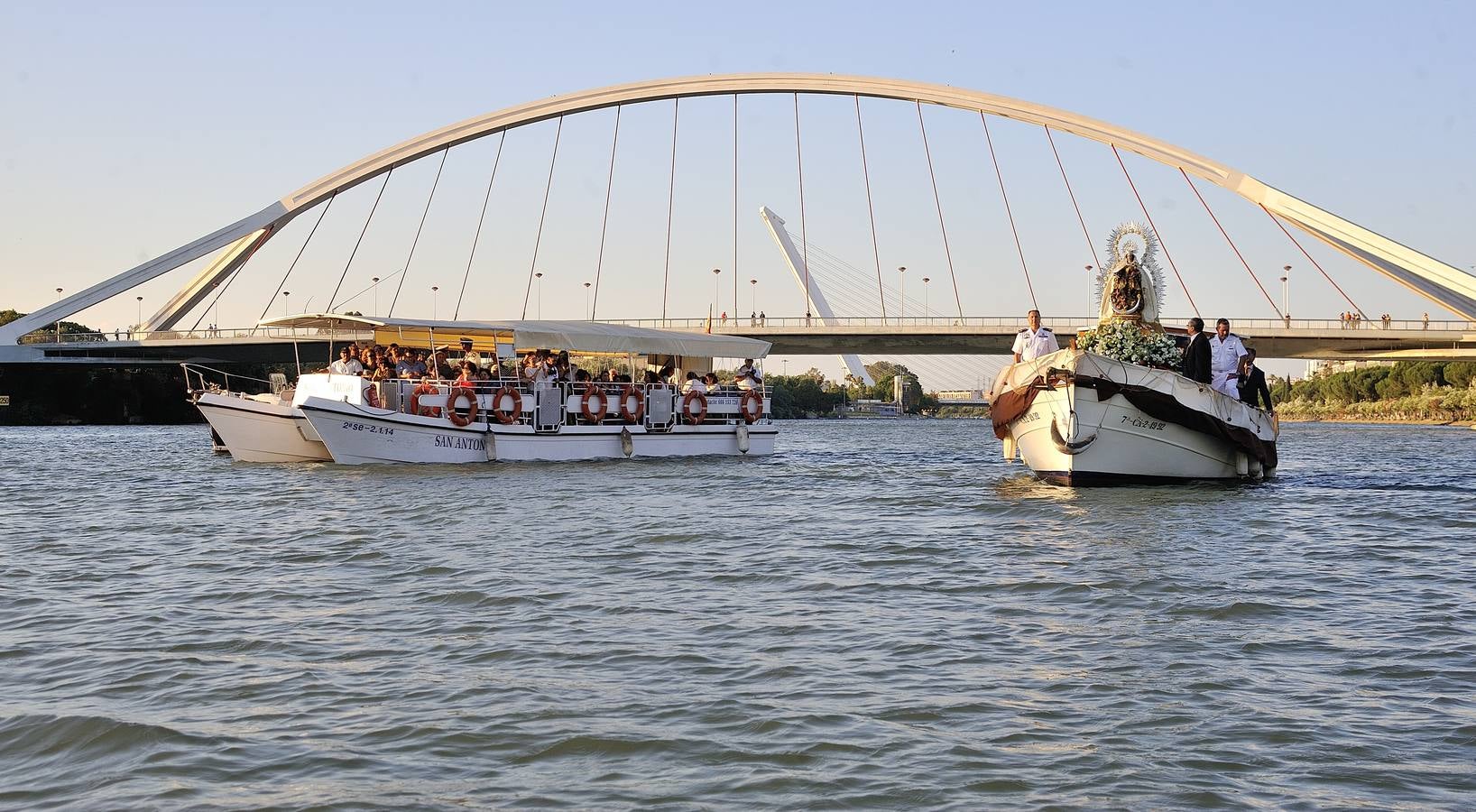 Procesión fluvial de la Virgen del Carmen de Calatrava