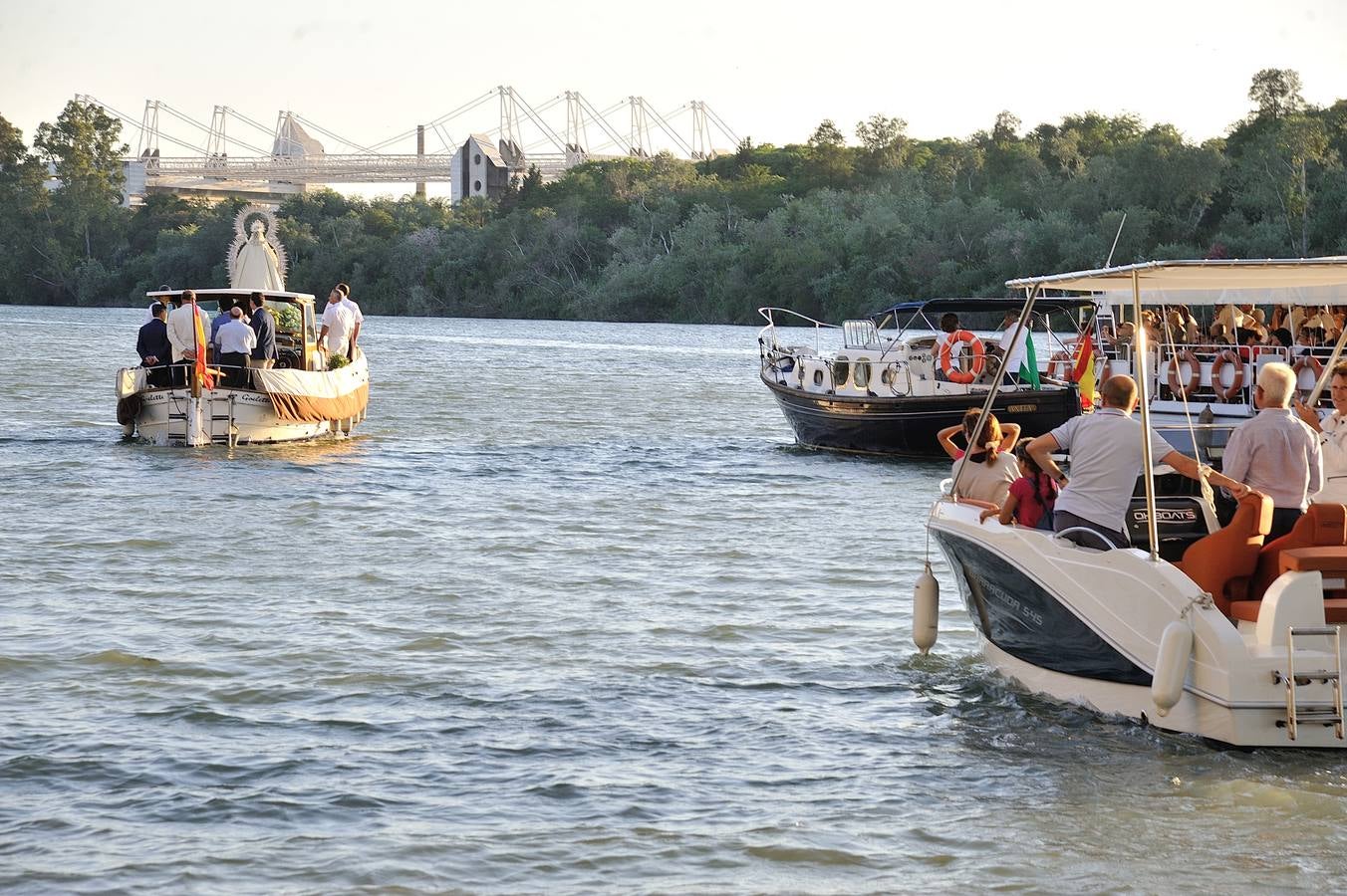 Procesión fluvial de la Virgen del Carmen de Calatrava