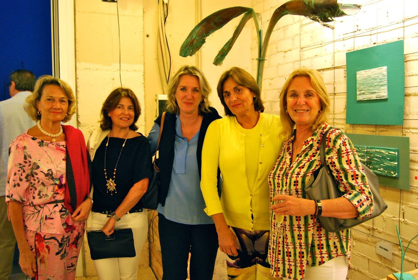 Tere Benjumea, Elisa Terry, Amelia Medina, Riqui Velarde y María Antonia Medina. 