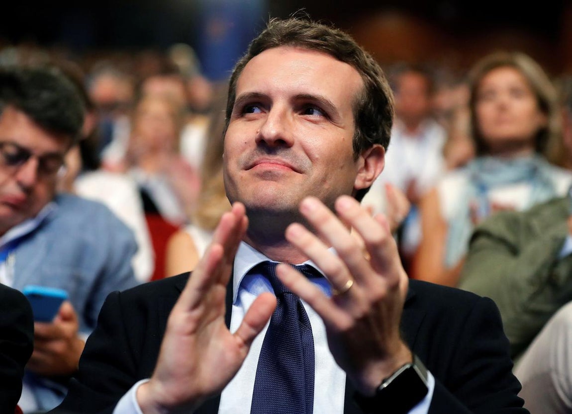 Este sábado se decidirá al próximo presidente del PP que relevará a Mariano Rajoy tras los dicursos de los candidatos: Soraya Sáenz de Santamaría y Pablo Casado. 