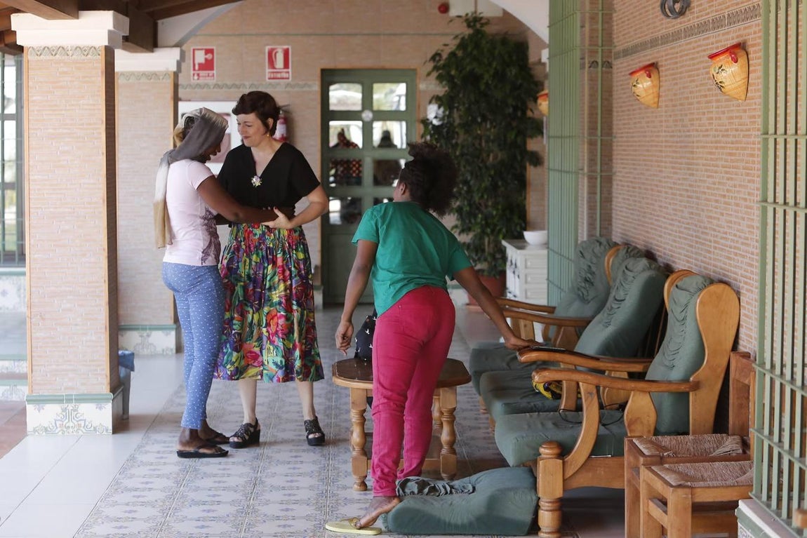 Así rehacen su vida en Córdoba las inmigrantes llegadas en patera