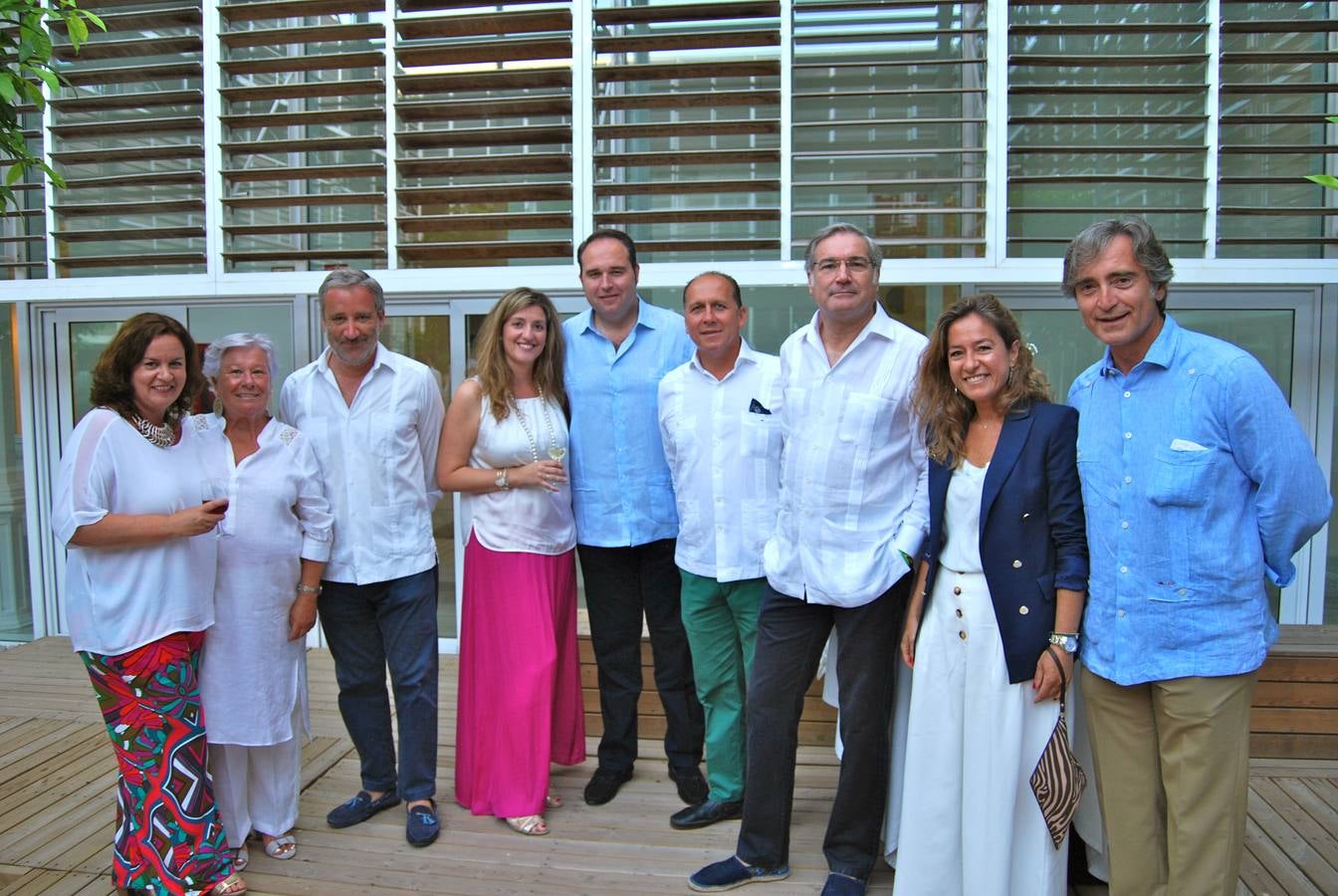 Toñi Gordillo, Julia Román, Carlos Alarcón, Elena Toledo, Javier Pavón, Francis Lucero, Javier Díaz, Carmen Silva y Fernando Pérez. 