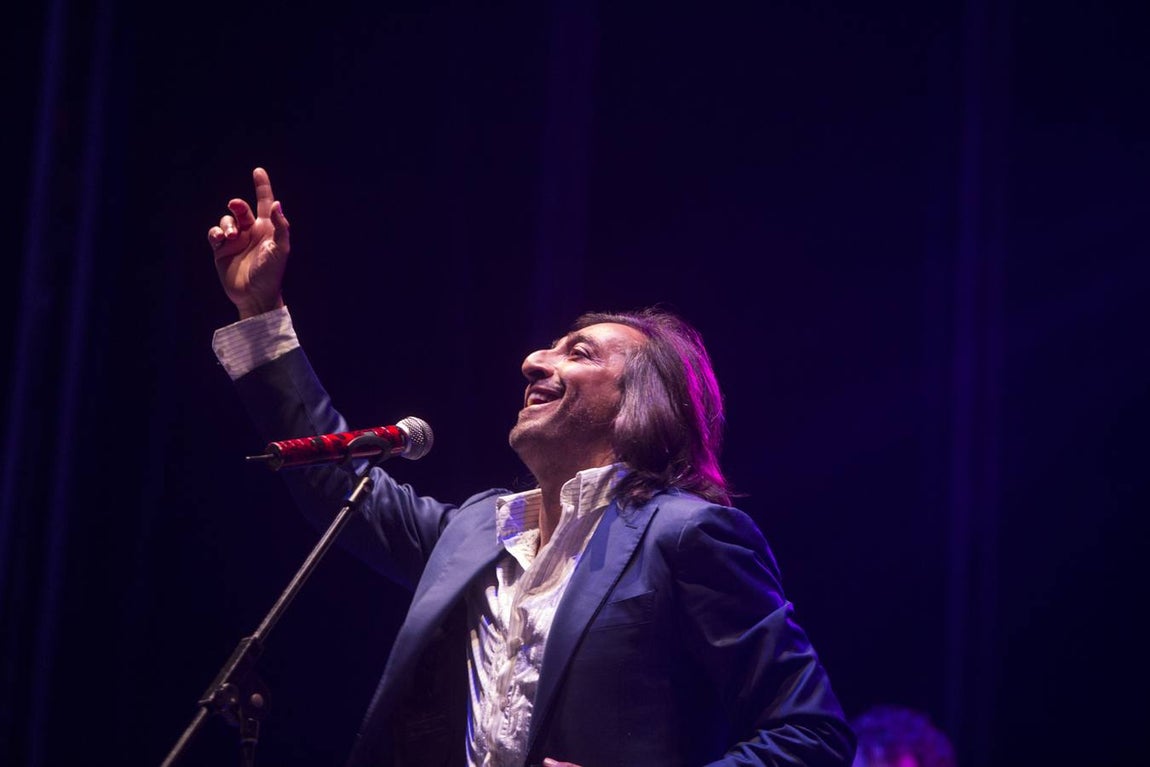 Niña Pastori y Antonio Carmona derrochan magia y sal en su concierto en Sancti Petri